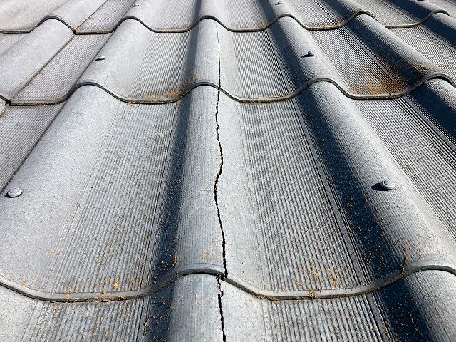 ひびが入ったニューウェーブ